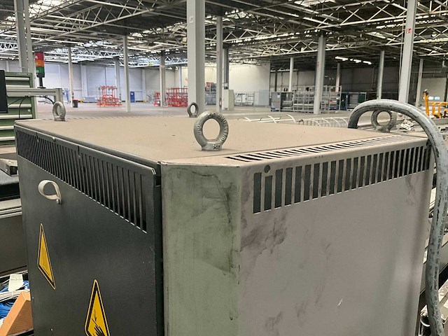 2006 kuka kr210 industriële robot met sturingskast - afbeelding 15 van  23