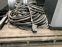 2006 kuka kr240 industriële robot met sturingskast - afbeelding 1 van  2