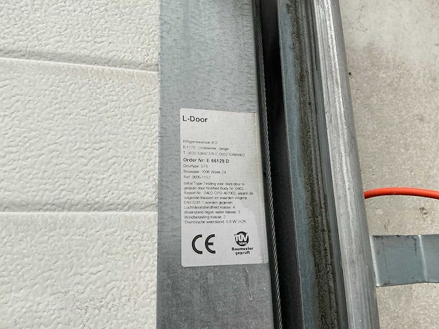 2006 l-door st6 elektrische bediende sectionale poort - afbeelding 4 van  5