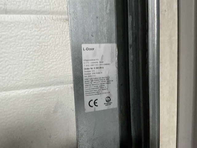 2006 l-door st6 elektrische bediende sectionale poort - afbeelding 4 van  7