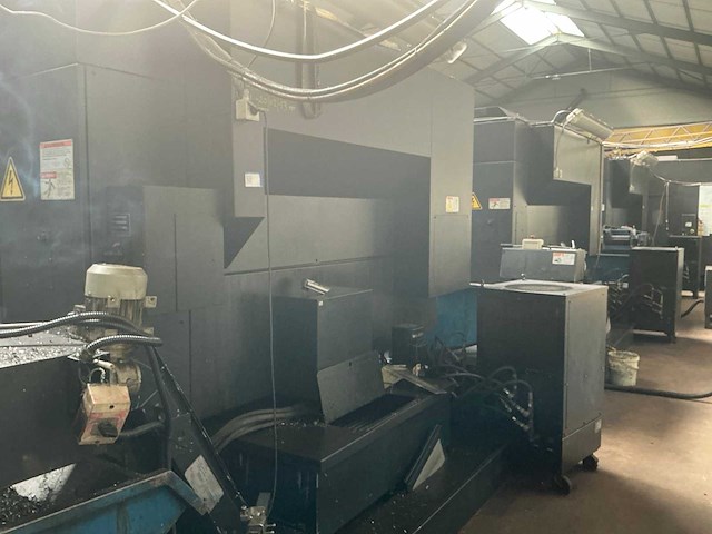 2006 mazak variaxis 500-5x ii 5-assige cnc verticaal bewerkingscentrum - afbeelding 9 van  9