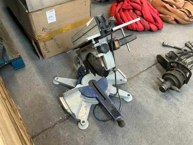 2006 metabo kgt300 afkortzaag - afbeelding 2 van  7