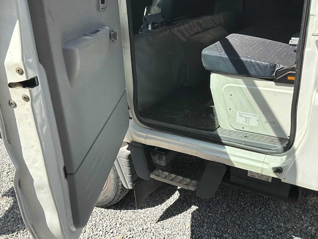 2006 mitsubishi canter fb83 / sleepwagen met platte laadbak - afbeelding 9 van  26