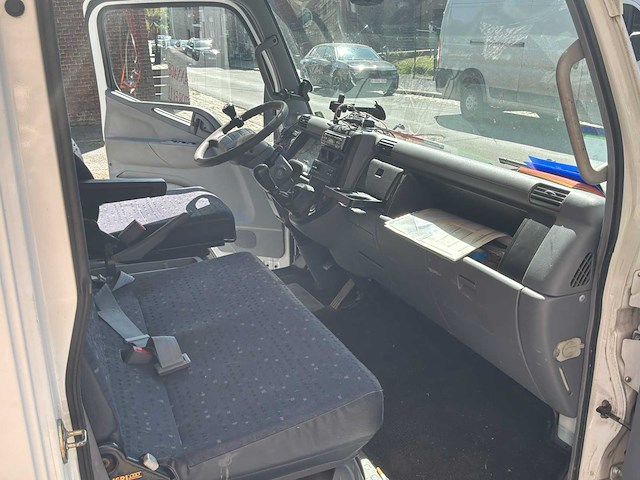 2006 mitsubishi canter fb83 / sleepwagen met platte laadbak - afbeelding 15 van  26