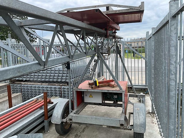 2006 mobiele ladderlift / verhuislift - 19m - 300kg - afbeelding 1 van  19