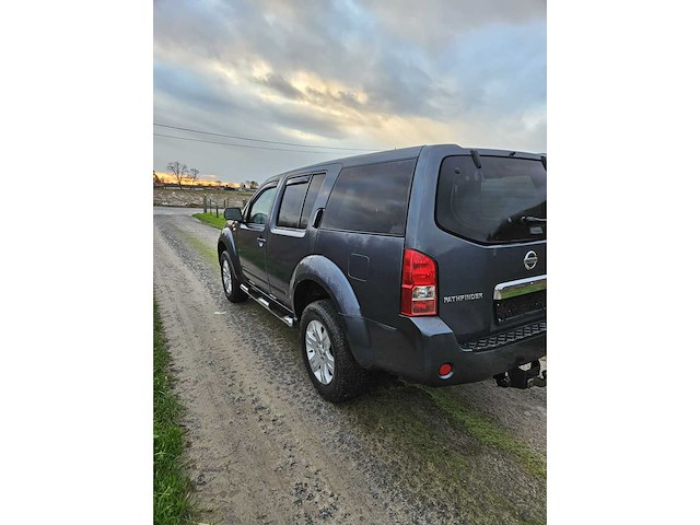 2006 nissan pathfinder lichte vrachtwagen - afbeelding 9 van  13