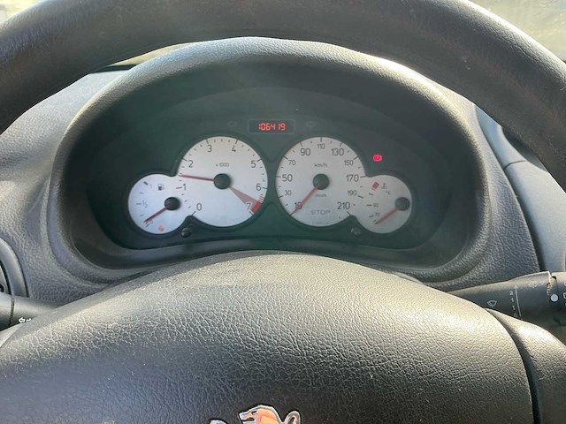 2006 peugeot 206 2kfw personenauto - afbeelding 13 van  35