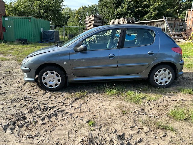 2006 peugeot 206 2kfw personenauto - afbeelding 12 van  35