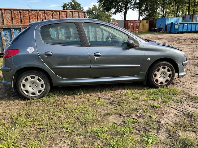 2006 peugeot 206 2kfw personenauto - afbeelding 32 van  35