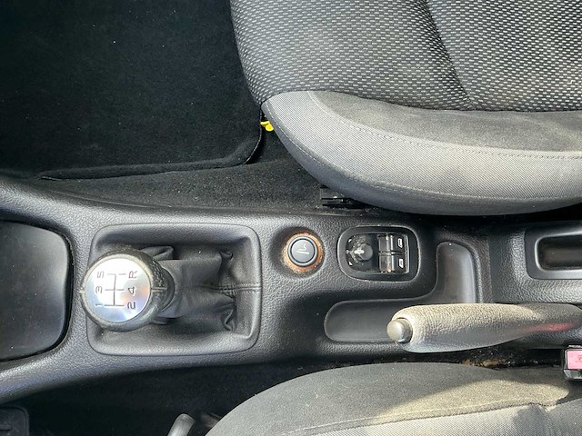2006 peugeot 206 2kfw personenauto - afbeelding 15 van  35