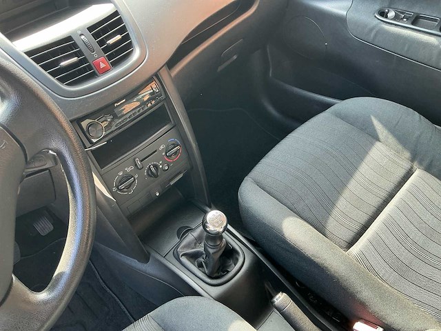 2006 peugeot 207 personenauto - afbeelding 8 van  32