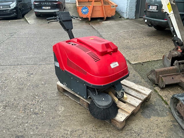 2006 portotecnica lion 600e elektrische borstelmachine - afbeelding 1 van  11