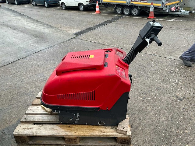 2006 portotecnica lion 600e elektrische borstelmachine - afbeelding 3 van  11