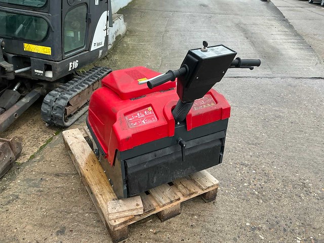 2006 portotecnica lion 600e elektrische borstelmachine - afbeelding 4 van  11