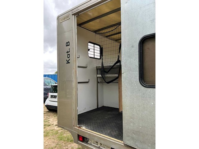 2006 renault master paardenvrachtwagen - afbeelding 18 van  28