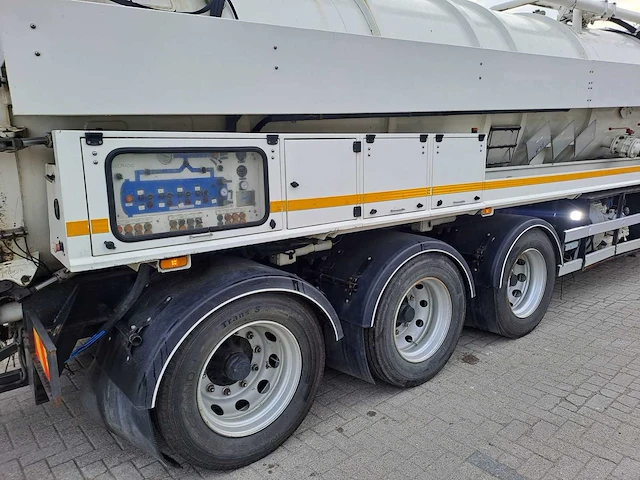 2006 scania r 470 trekker met j hvidtved larsen vacuümtankwagen - afbeelding 23 van  40