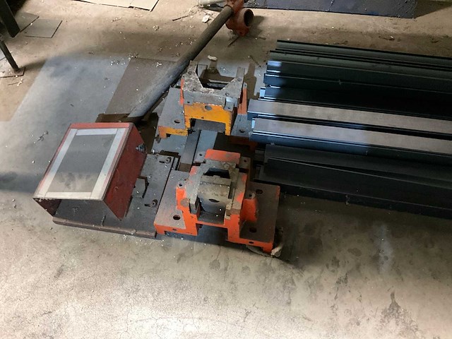 2006 sunrise iw-45k pons- en knipmachine - afbeelding 6 van  12
