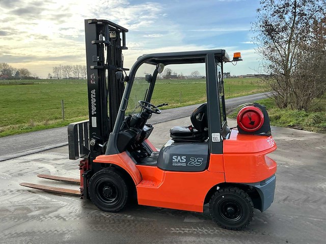 2006 toyota 42-7fgf25 vorkheftruck - afbeelding 9 van  42