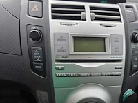 2006 toyota yaris - personenauto - afbeelding 10 van  17