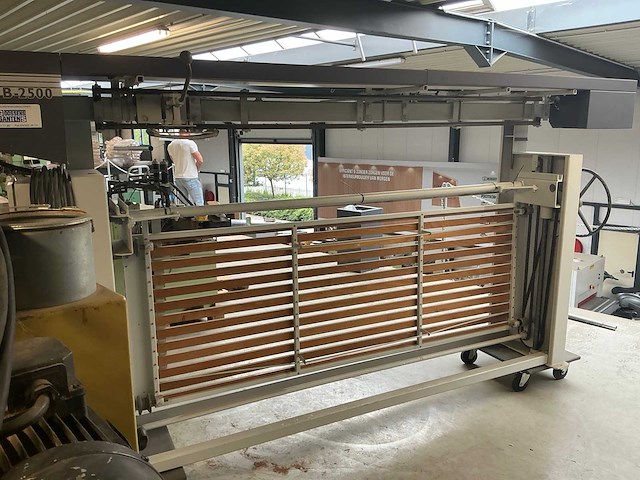 2006 vangroeneweghe d-2500 langbandschuurmachine - afbeelding 3 van  6