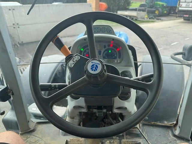 2007 - new holland - t7040 - 4-wheel drive tractor - afbeelding 6 van  21