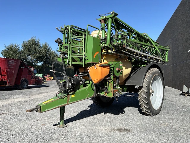 2007 amazone ux 3200 getrokken veldspuit - afbeelding 1 van  40