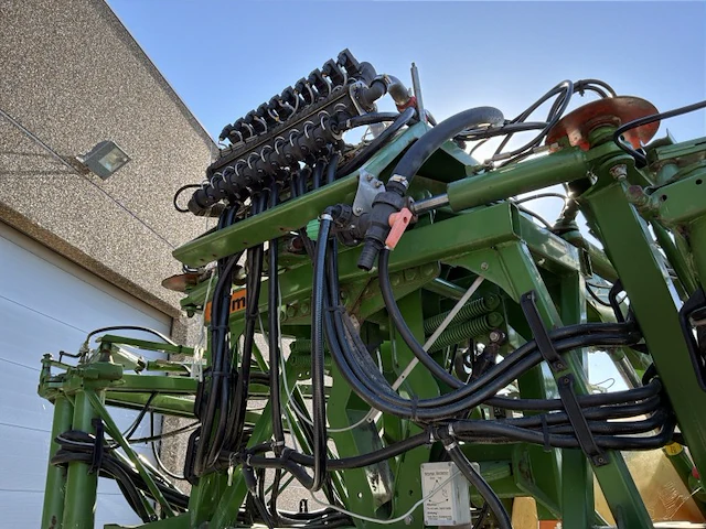 2007 amazone ux 3200 getrokken veldspuit - afbeelding 15 van  40