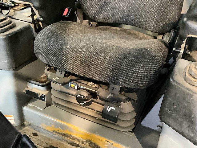 2007 caterpillar d3g xl - bulldozer - afbeelding 17 van  33