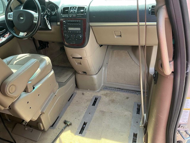 2007 chevrolet uplander 3.9 v6 invalidenwagen - afbeelding 22 van  45