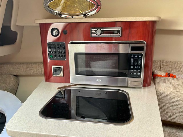 2007 cobrey 25 sc dubbelkajuitboot motorjacht met 3-assige aanhanger - afbeelding 24 van  79