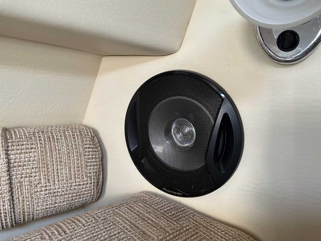 2007 cobrey 25 sc dubbelkajuitboot motorjacht met 3-assige aanhanger - afbeelding 25 van  79