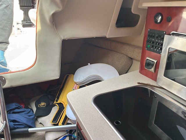 2007 cobrey 25 sc dubbelkajuitboot motorjacht met 3-assige aanhanger - afbeelding 27 van  79