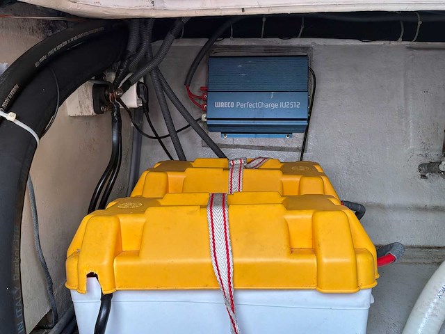 2007 cobrey 25 sc dubbelkajuitboot motorjacht met 3-assige aanhanger - afbeelding 30 van  79