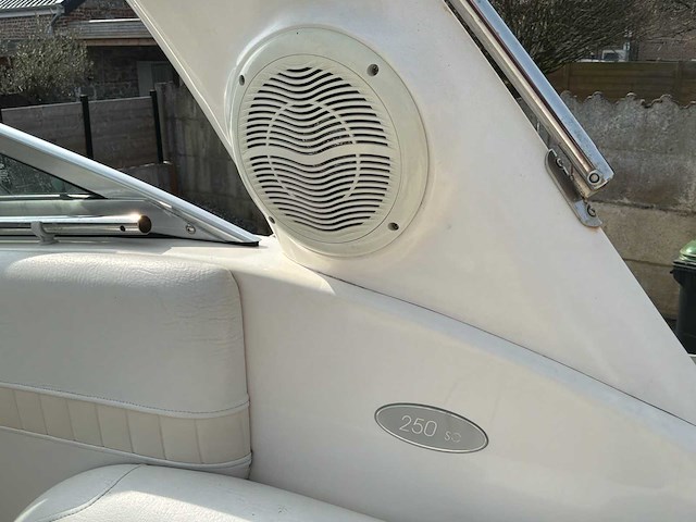 2007 cobrey 25 sc dubbelkajuitboot motorjacht met 3-assige aanhanger - afbeelding 46 van  79