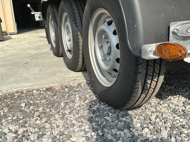 2007 cobrey 25 sc dubbelkajuitboot motorjacht met 3-assige aanhanger - afbeelding 53 van  79