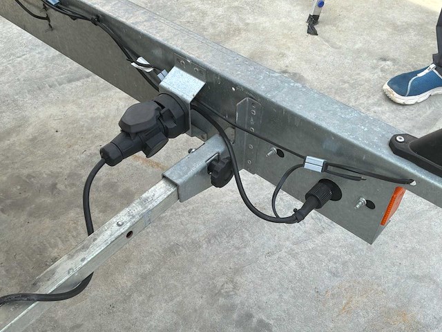 2007 cobrey 25 sc dubbelkajuitboot motorjacht met 3-assige aanhanger - afbeelding 63 van  79