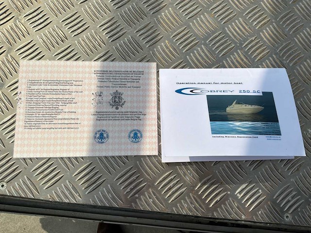 2007 cobrey 25 sc dubbelkajuitboot motorjacht met 3-assige aanhanger - afbeelding 72 van  79