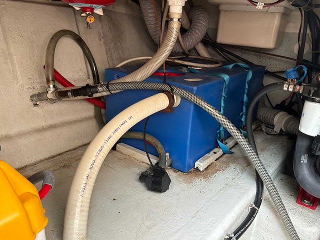2007 cobrey 25 sc dubbelkajuitboot motorjacht met 3-assige aanhanger - afbeelding 31 van  79