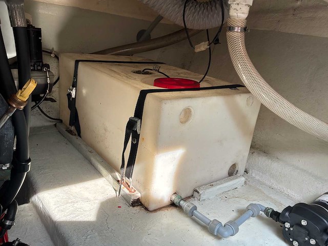 2007 cobrey 25 sc dubbelkajuitboot motorjacht met 3-assige aanhanger - afbeelding 35 van  79