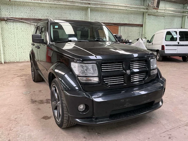 2007 dodge nitro rt personenauto - afbeelding 1 van  30