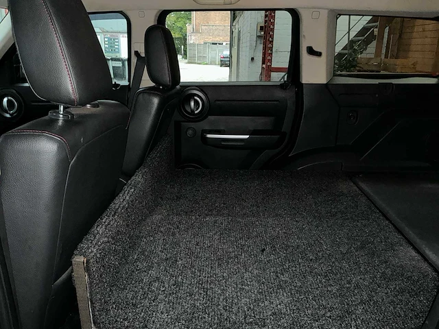 2007 dodge nitro rt personenauto - afbeelding 9 van  30