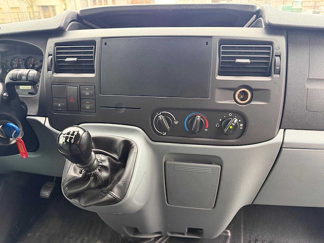 2007 ford transit minibus met 9 zitplaatsen - afbeelding 24 van  33