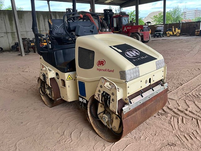 2007 ingersoll rand dd-24 wegenwals - afbeelding 9 van  15