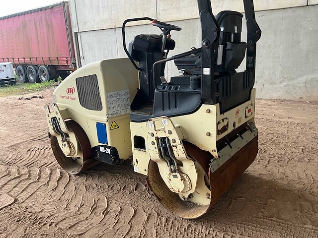 2007 ingersoll rand dd-24 wegenwals - afbeelding 13 van  15