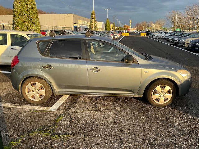 2007 kia cee’d personenauto - afbeelding 8 van  10