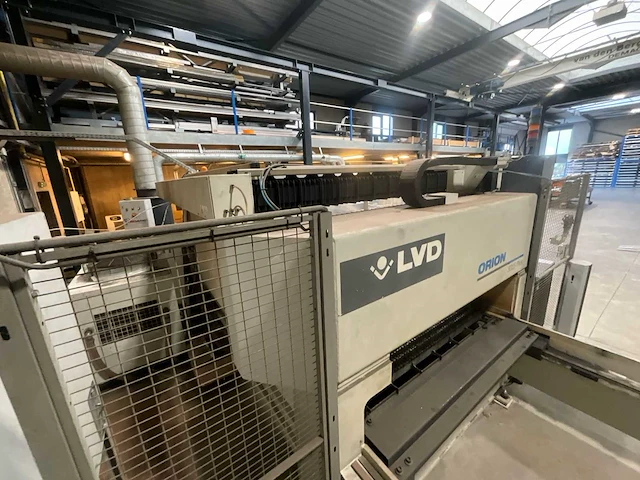2007 lvd orion 3015 plus cnc co2-lasersnijmachine met een ge fanuc/lvd besturing - afbeelding 27 van  40