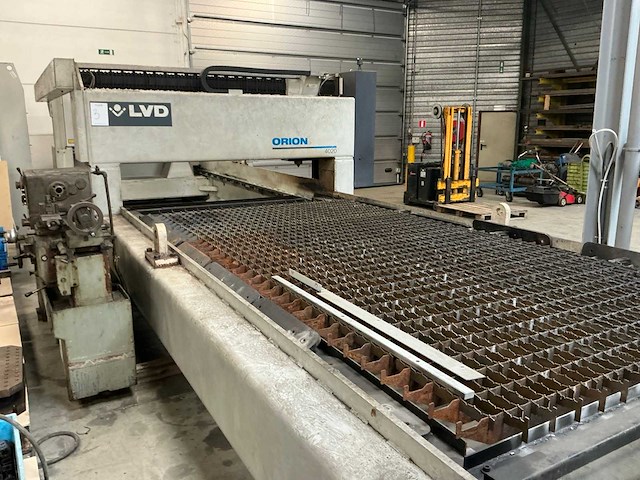 2007 lvd orion 4020 lasersnijmachine - afbeelding 8 van  13