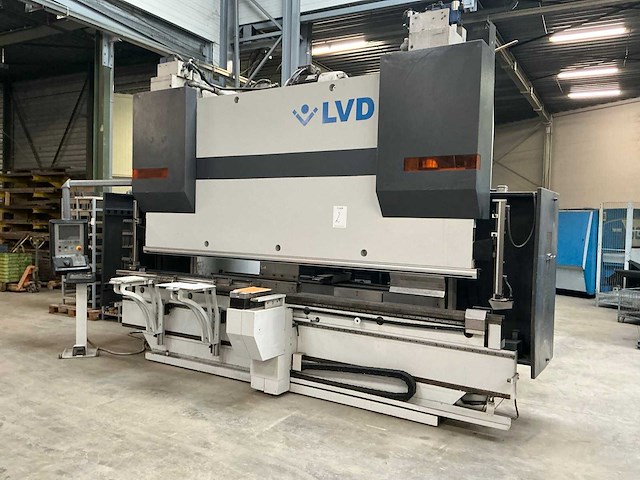 2007 lvd ppeb-efl 220/40 cnc-kantbank - afbeelding 1 van  5