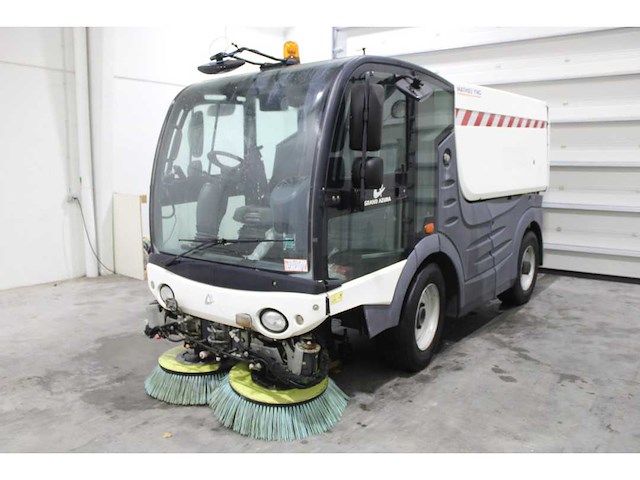2007 mathieu yno grand azure straatveegmachine - afbeelding 1 van  19