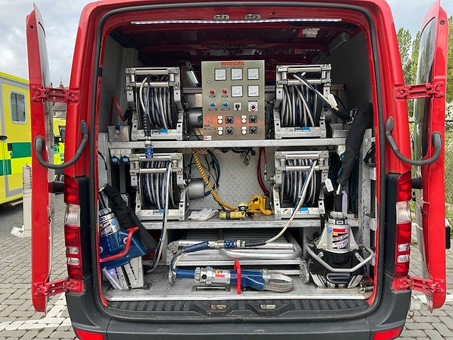 2007 mercedes benz 515 cdi brandweerwagen bestelwagen - afbeelding 8 van  24